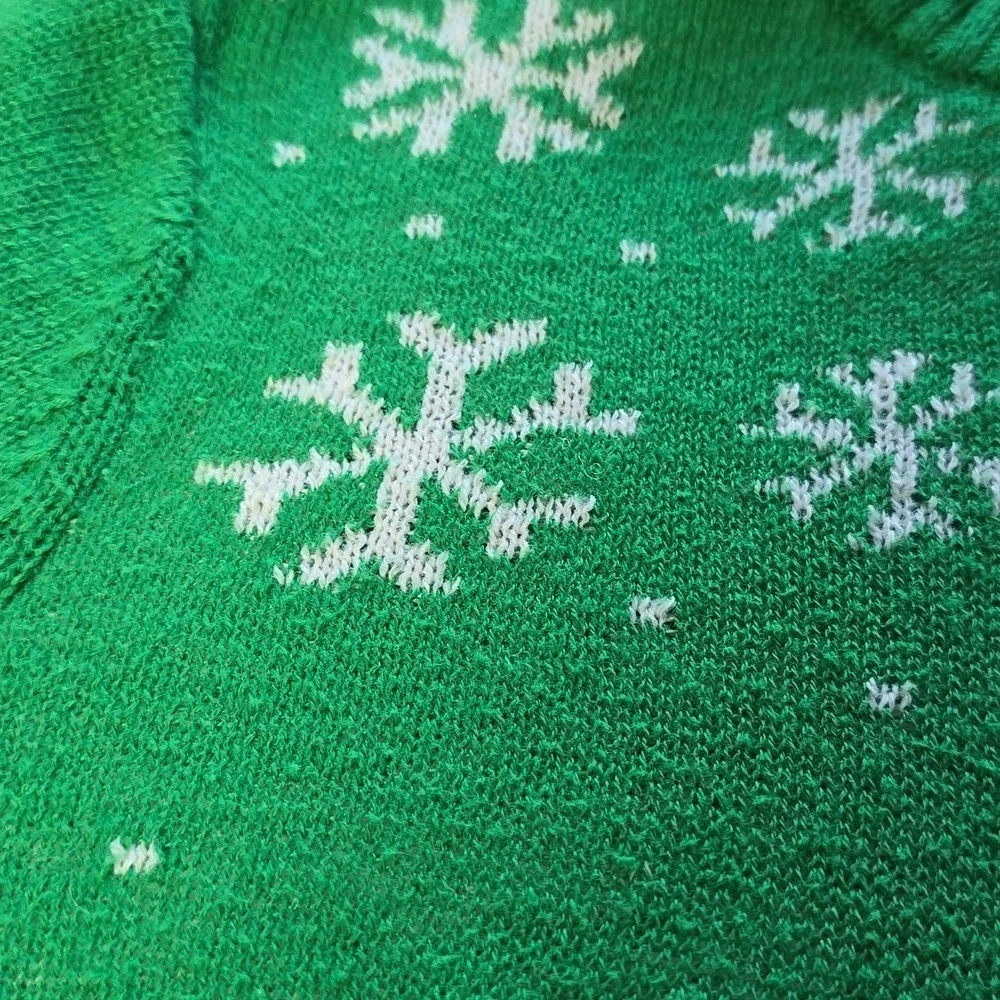 Well Worn Holiday Sweater Santa Floss Ugly Christmas Sweater KIDS Size Medium